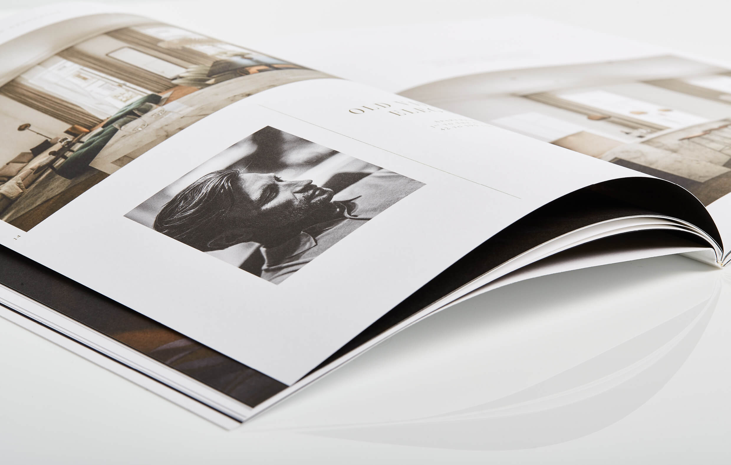 allea_group_am_werder_tor_buch_aufgeschlagen