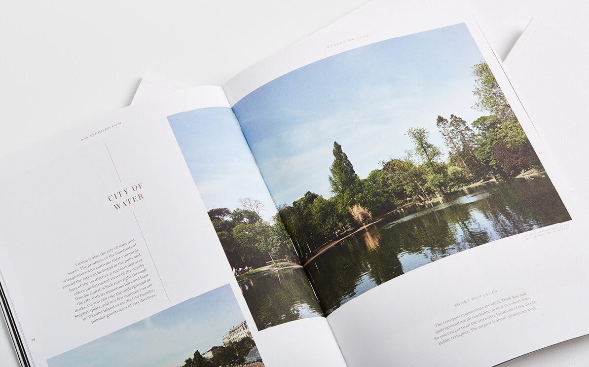 allea_group_am_werder_tor_buch_aufgeschlagen