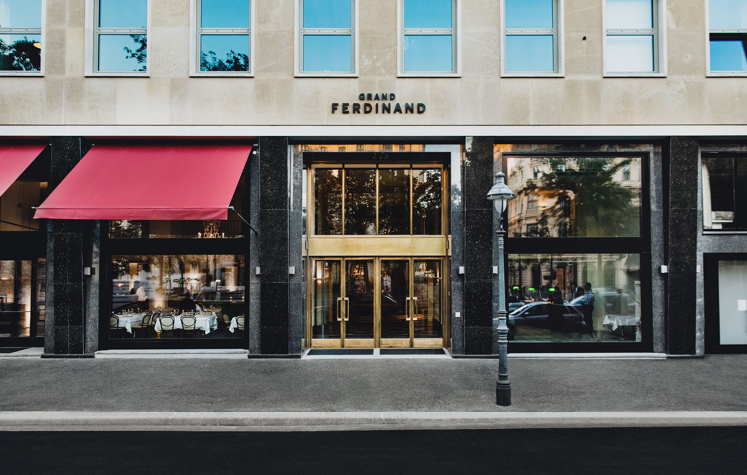 grand_ferdinand_moodley_branding_hotel_außen