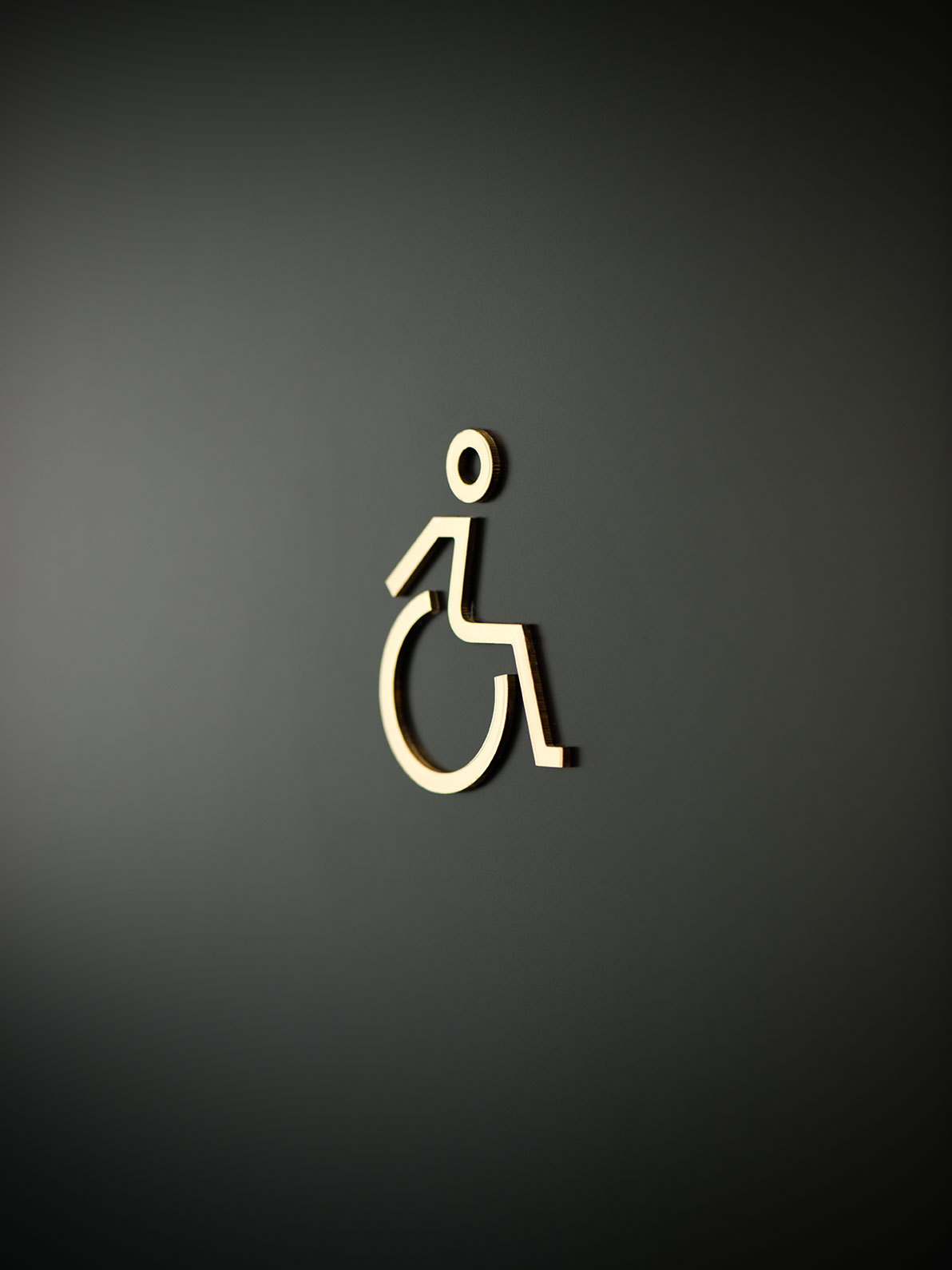 grand_ferdinand_moodley_branding_toilette_schild