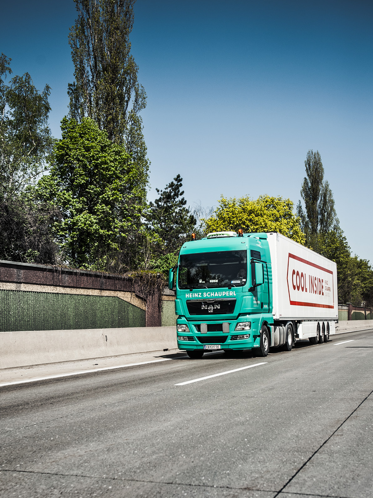 heinz_schauperl_logistics_moodley_branding_lkw