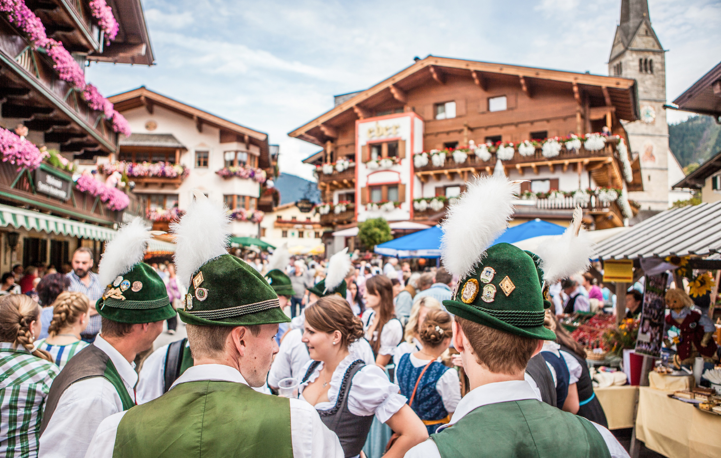 hotel_eder_moodley_branding_hotel_fest_tracht