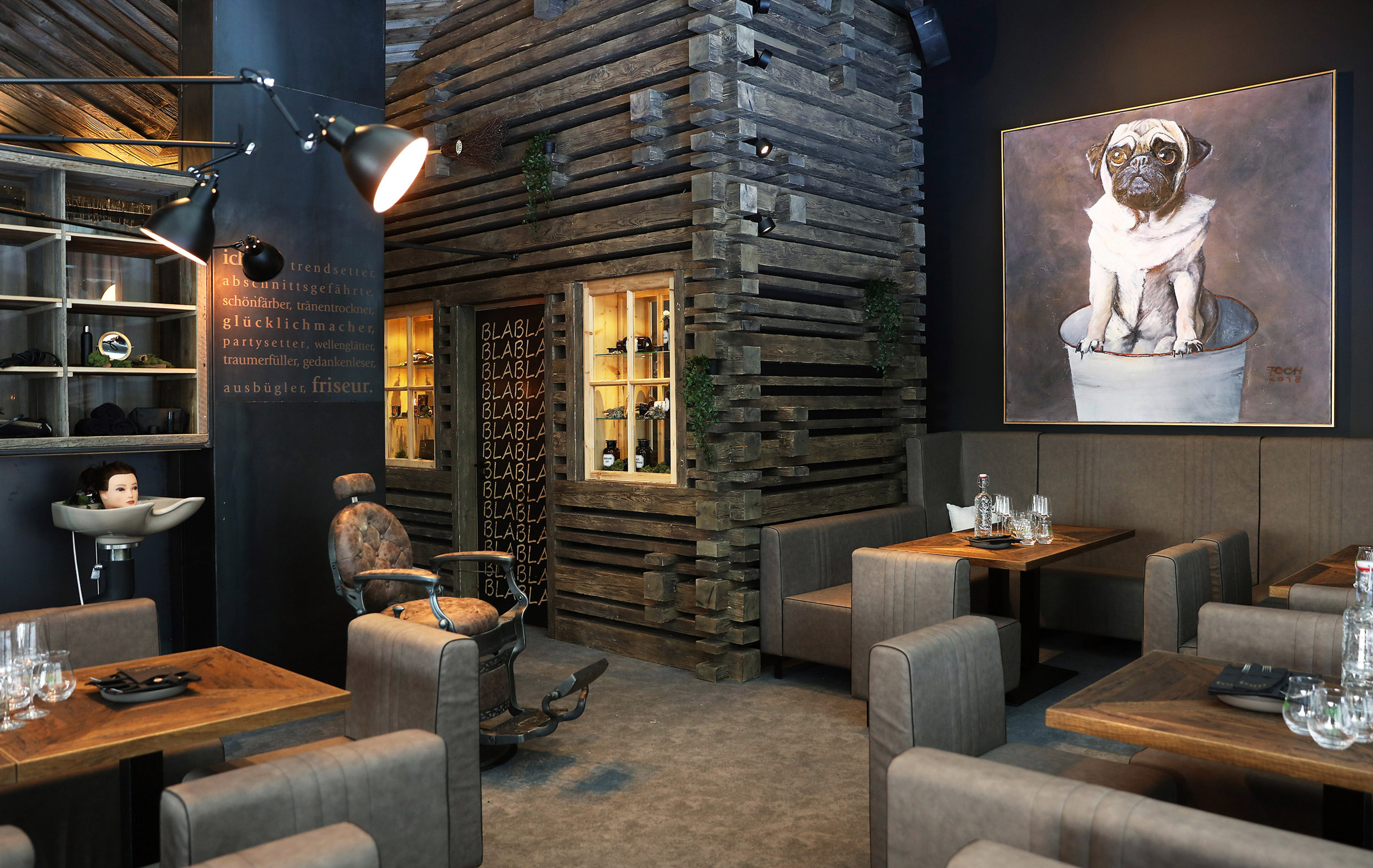 tom_almhütte_moodley_branding_hütte_innen