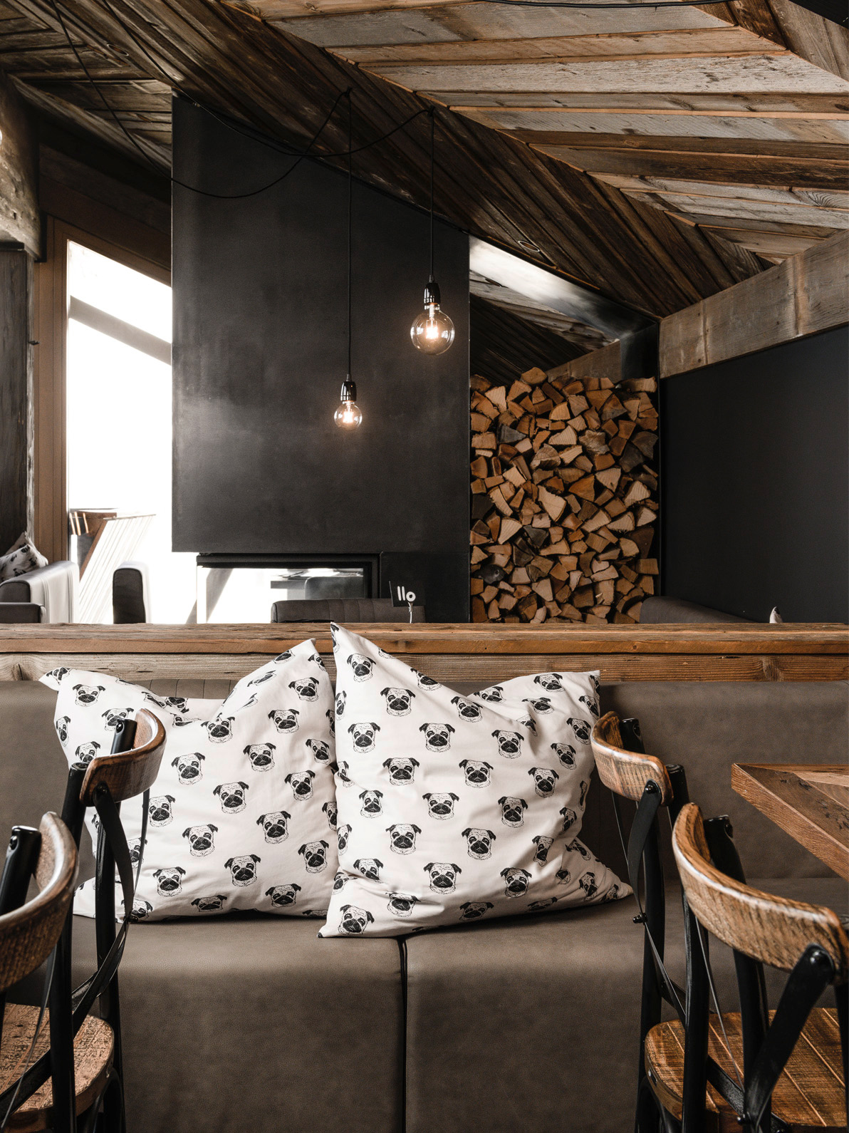 tom_almhütte_moodley_branding_hütte_innen_detail